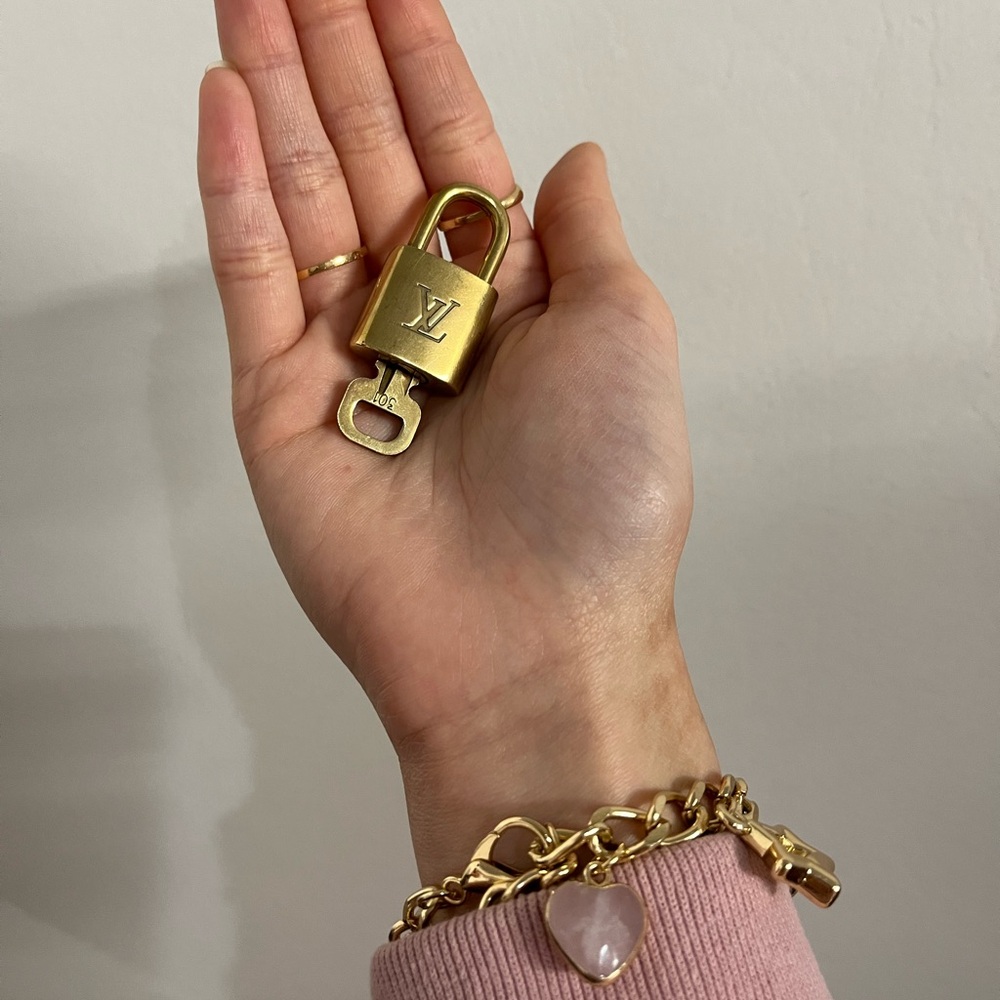 Louis Vuitton Gold Matching Lock & Key Set #301 🔐💗